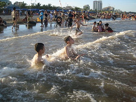 Biển Sầm Sơn (2 Ngày 1 Đêm): Hà Nội - Sầm Sơn - Hà Nội  Biển Sầm Sơn (2 Ngày 1 Đêm): Hà Nội - Sầm Sơn - Hà Nội